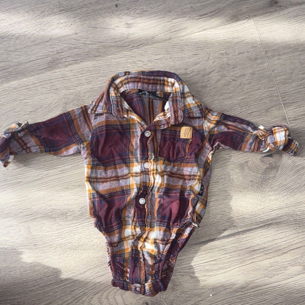 American Hawk Plaid Flannel Long Sleeve Button-Front Collared Bodysuit 6-9M